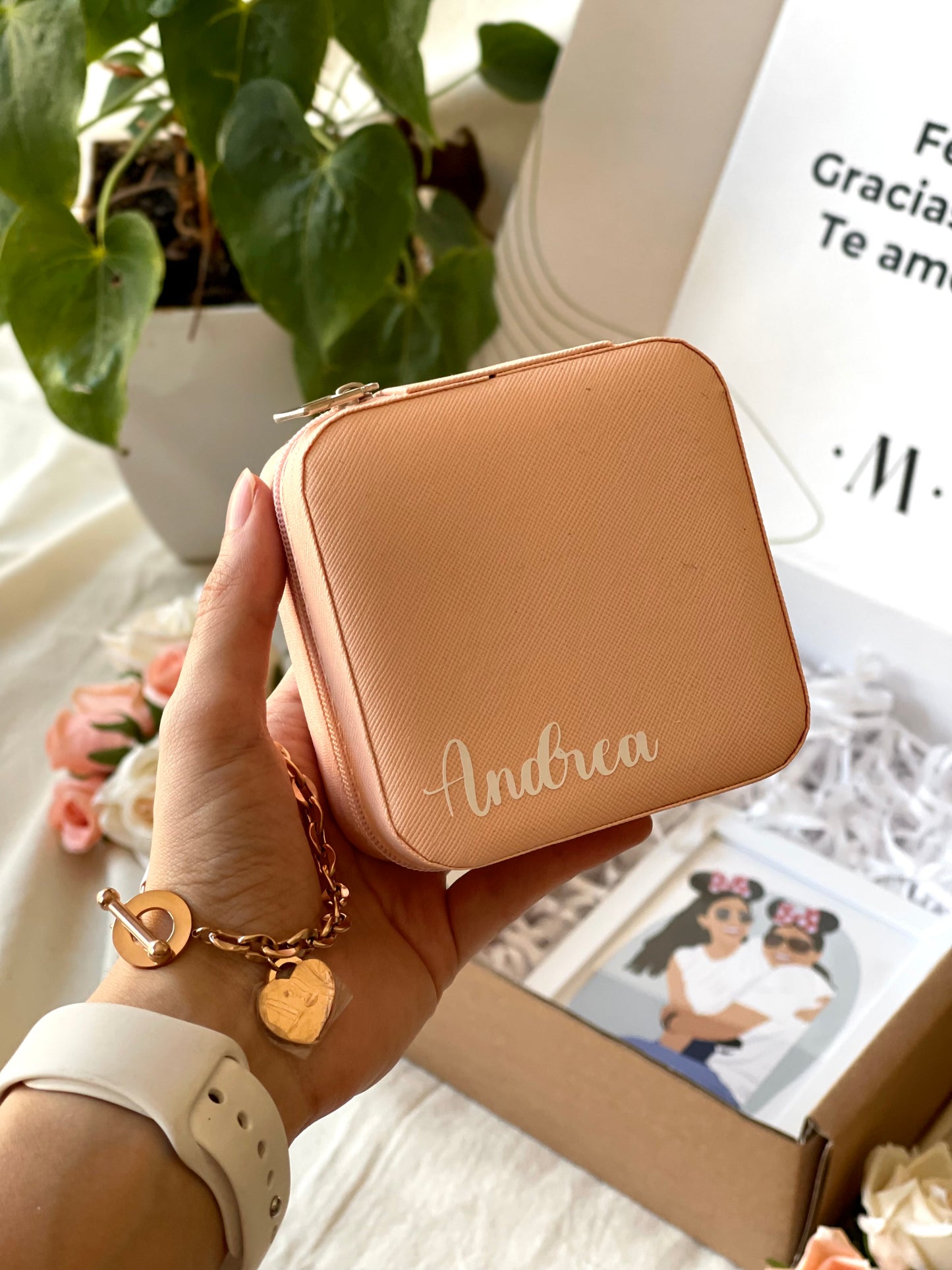 Mombox 3